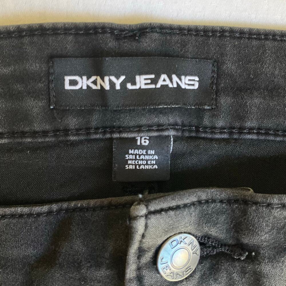 DKNY Women Denim Shorts size 16, Black - Picture 8 of 10
